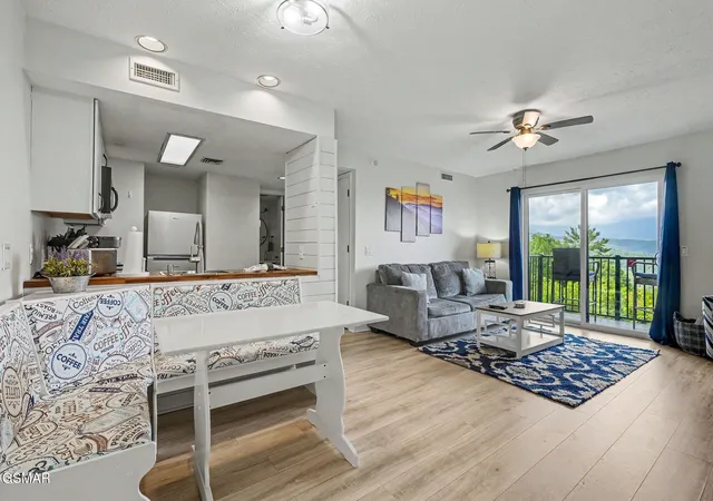 2nd image of 3710 Weber Road #UNIT 104-E, Gatlinburg, TN 37738 | MLS# 3304388