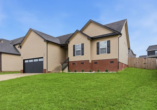 2nd image of 1854 Macarther Way, Clarksville, TN 37042 | MLS# 3263071
