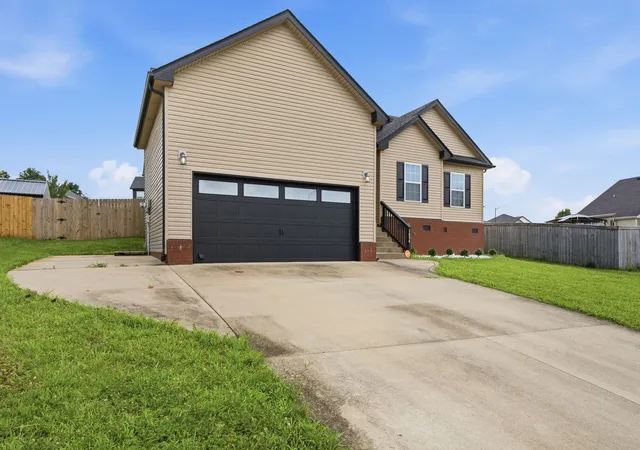 3rd image of 1854 Macarther Way, Clarksville, TN 37042 | MLS# 3263071