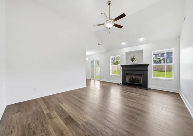 Photo 3 of Single family home for sale at 1854 Macarther Way, Clarksville, TN 37042 | MLS# 3263071 | Listing updated on 2026-10-14