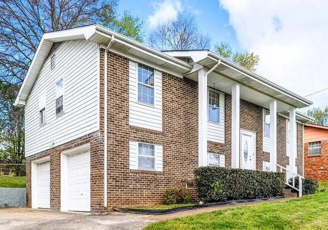 Homes for sale in Fort Oglethorpe, GA | 111 Edgewood Circle, Fort Oglethorpe, GA 30742 | MLS# 3263085