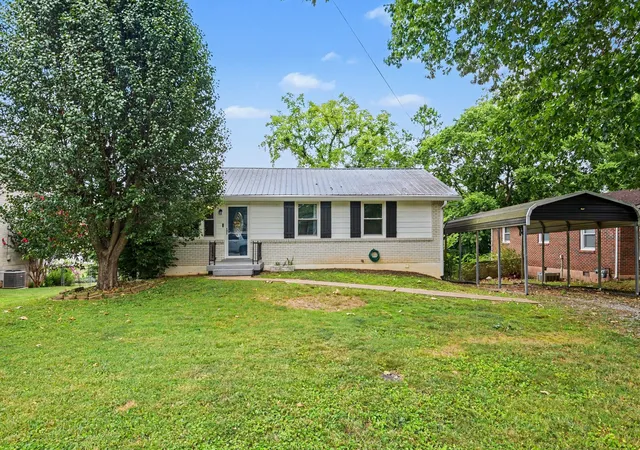 Homes for sale in Springfield, TN | 402 Grace St, Springfield, TN 37172 | MLS# 3264302