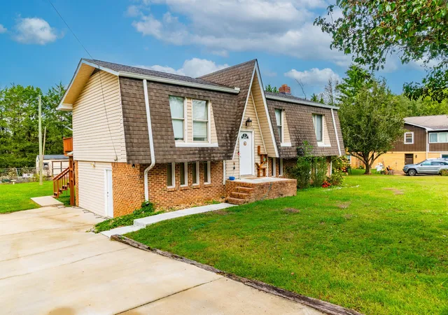 Photo 3 of Single family home for sale at 60 Walker St, Ringgold, GA 30736 | MLS# 3263187 | Listing updated on 2026-09-19