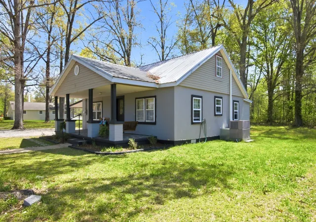 Homes for sale in Tullahoma, TN | 234 Reeves St, Tullahoma, TN 37388 | MLS# 3263205