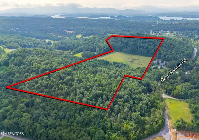 3rd image of 1246 Deep Springs Rd, Dandridge, TN 37725 | MLS# 3263189