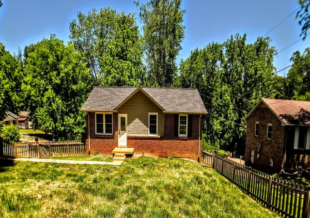 Photo 1 of Single family home for sale at 2051 Shelby Dr, Clarksville, TN 37043 | MLS# 3278568 | Listing updated on 2026-08-03