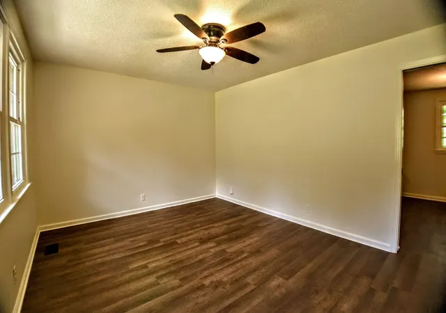 Photo 4 of Single family home for sale at 2051 Shelby Dr, Clarksville, TN 37043 | MLS# 3278568 | Listing updated on 2026-08-03