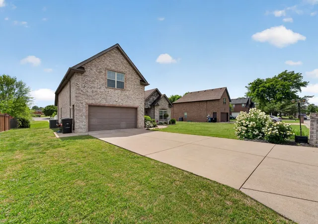 Photo 3 of Single family home for sale at 1640 Drayton Dr, Murfreesboro, TN 37130 | MLS# 3263196 | Listing updated on 2026-08-20