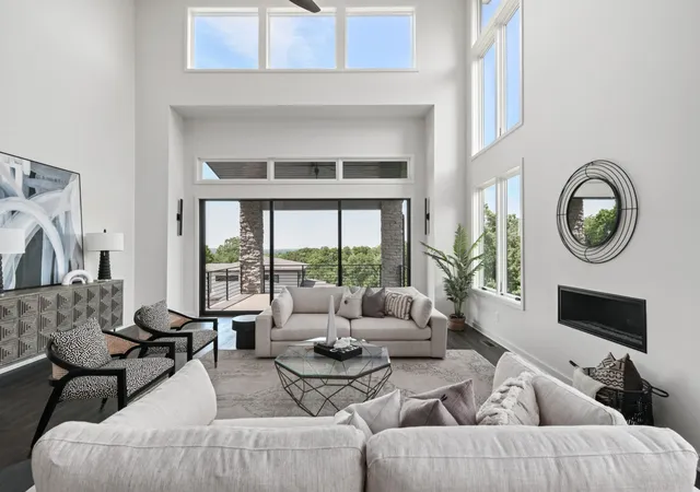 3rd image of 5812 Woodland Hills Dr, Nashville, TN 37211 | MLS# 3270715