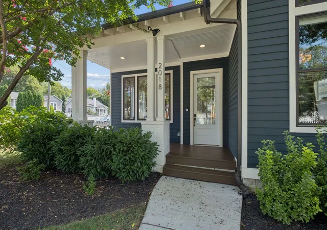2nd image of 2018 10th Ave S, Nashville, TN 37204 | MLS# 3283734