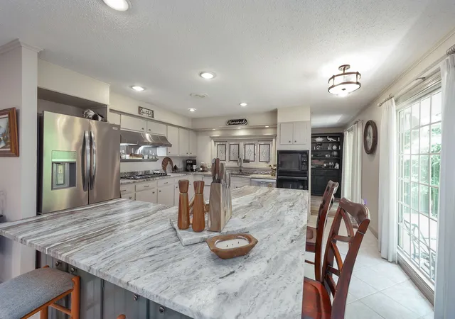 Photo 3 of Single family home for sale at 215 Eastern Shrs Dr, Lexington, TN 38351 | MLS# 3263245 | Listing updated on 2026-10-01