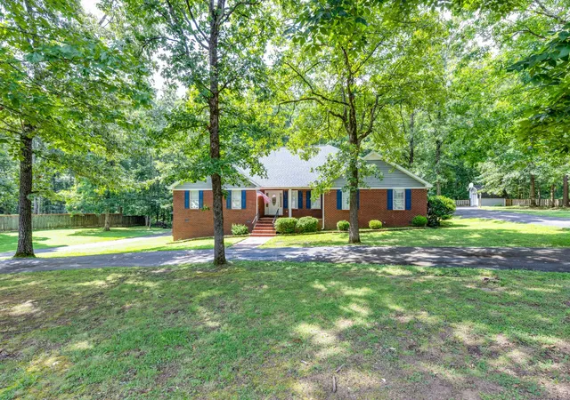 1st image of 106 Parkwood Ln, Hohenwald, TN 38462 | MLS# 3269998