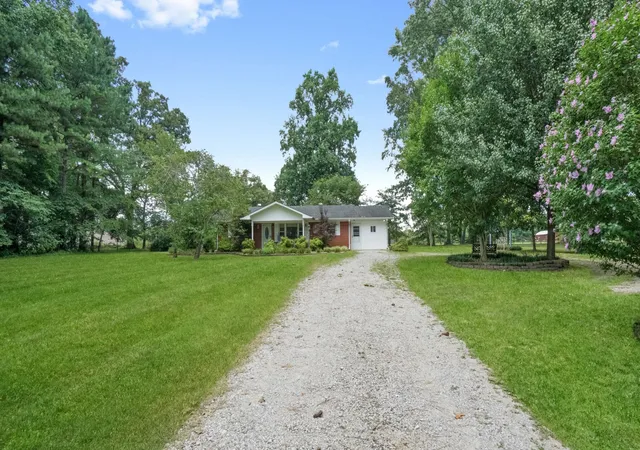 Homes for sale in Manchester, TN | 2360 Murfreesboro Hwy, Manchester, TN 37355 | MLS# 3263422
