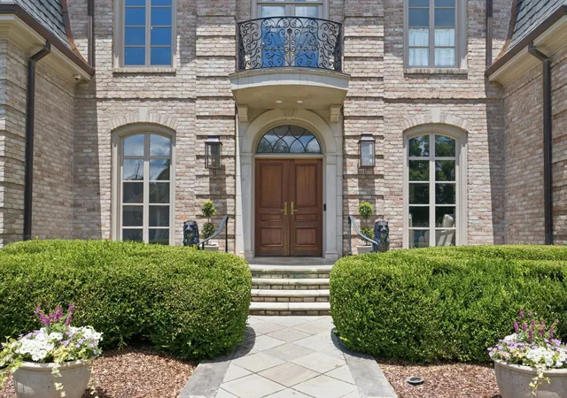 Photo 3 of Sale Pending at 540 Close Ln, Nashville, TN 37205 | MLS# 3269699 | Listing updated on 2026-08-20