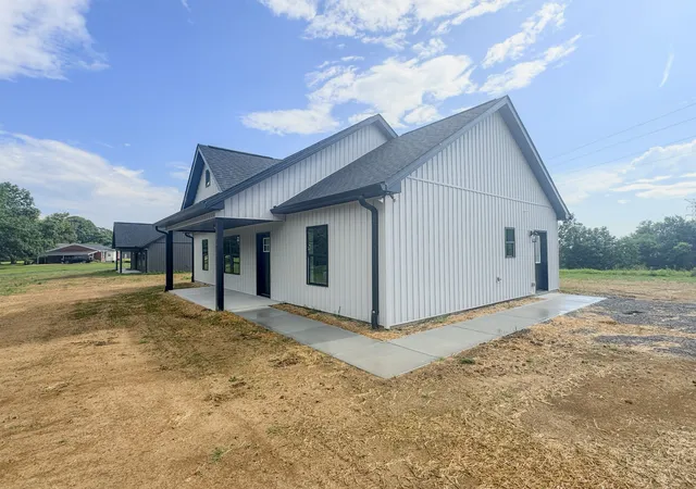 3rd image of 4677 Scottsville Rd, Lafayette, TN 37083 | MLS# 3269681