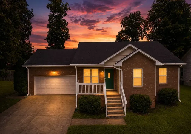 Homes for sale in Clarksville, TN | 1721 Hazelwood Rd, Clarksville, TN 37042 | MLS# 3264005