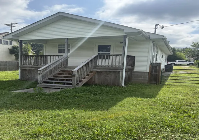 2nd image of 225 Rebel Hill St, Mc Minnville, TN 37110 | MLS# 3276556