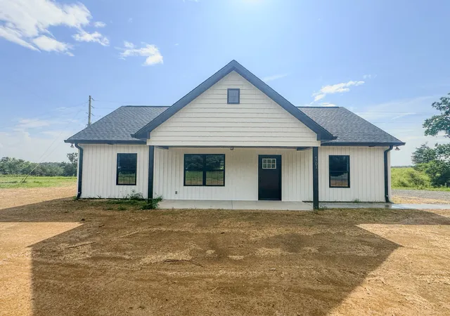 1st image of 4701 Scottsville Rd, Lafayette, TN 37083 | MLS# 3269677