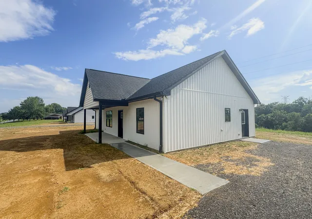 2nd image of 4701 Scottsville Rd, Lafayette, TN 37083 | MLS# 3269677