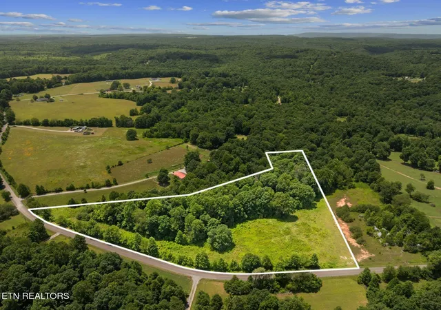 Homes for sale in Sparta, TN | 0 W Lake Rd, Sparta, TN 38583 | MLS# 3263339