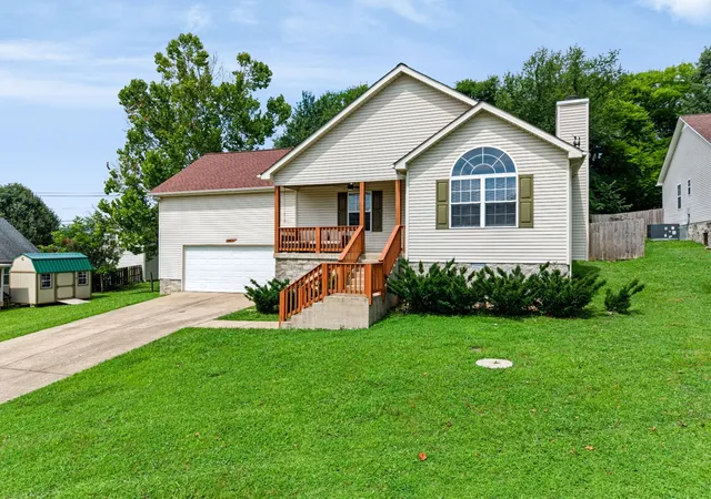 Photo 1 of Single family home for sale at 2862 Spring Meade Blvd, Columbia, TN 38401 | MLS# 3263480 | Listing updated on 2026-10-09