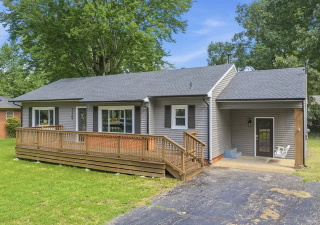 Homes for sale in Huntingdon, TN | 335 Mebanewood Dr, Huntingdon, TN 38344 | MLS# 3268490
