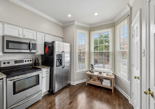Photo 3 of Townhouse for sale at 122 Matthew Ln, Nashville, TN 37215 | MLS# 3510301 | Listing updated on 2026-09-06