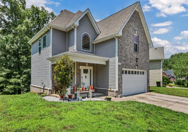 Homes for sale in Clarksville, TN | 2594 Alex Overlook Way, Clarksville, TN 37043 | MLS# 3268776