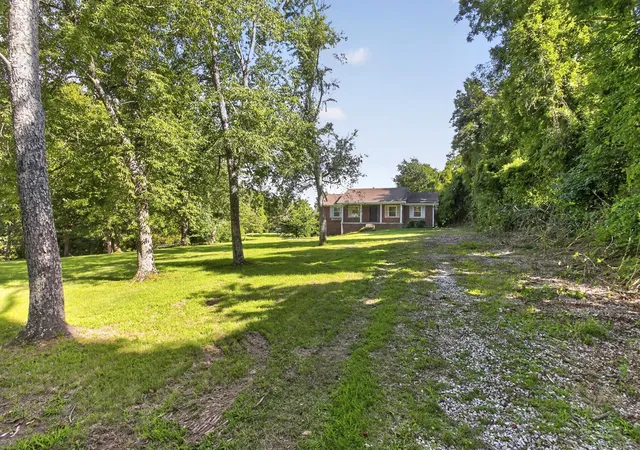 Photo 3 of Single family home for sale at 1455 Dividing Ridge Rd, Goodlettsville, TN 37072 | MLS# 3272114 | Listing updated on 2026-10-05