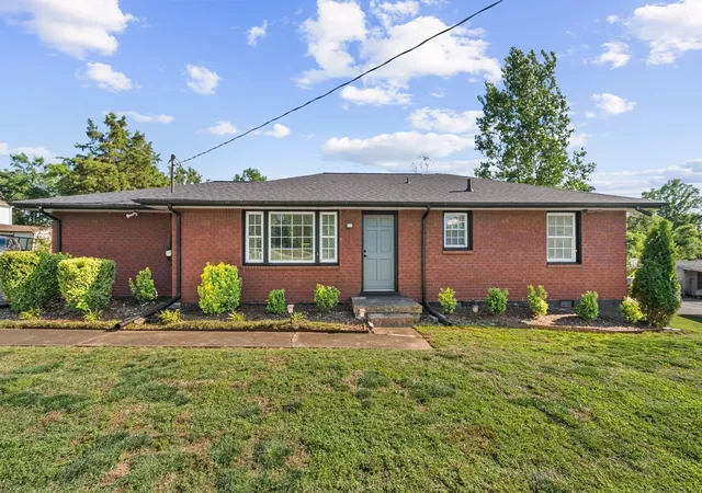 Photo 2 of Single family home for sale at 608 Vinson Dr, Nashville, TN 37217 | MLS# 3263962 | Listing updated on 2026-10-08