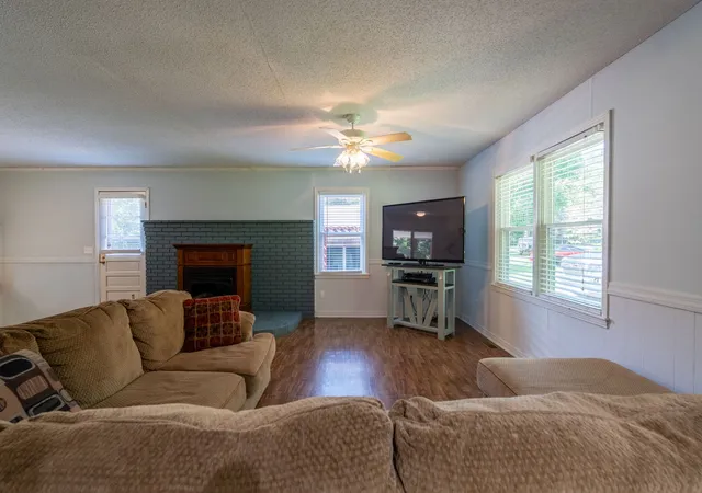 4th image of 1020 Rosier Rd, Lawrenceburg, TN 38464 | MLS# 3508115