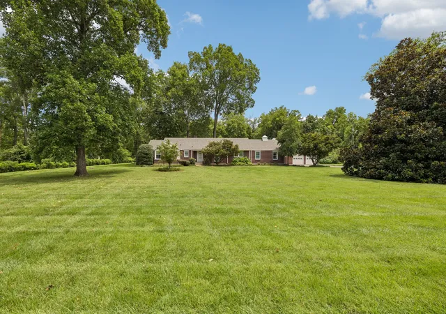 Photo 1 of Sale Pending at 4000 Crestridge Dr, Nashville, TN 37204 | MLS# 3282438 | Listing updated on 2026-08-20