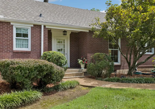 Photo 3 of Sale Pending at 4000 Crestridge Dr, Nashville, TN 37204 | MLS# 3282438 | Listing updated on 2026-08-20