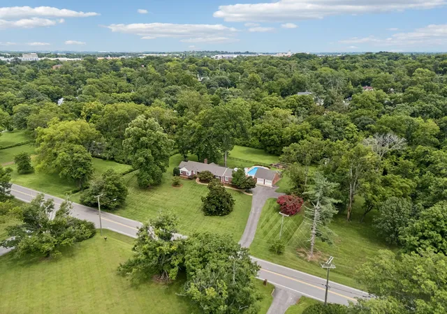 Photo 3 of Sale Pending at 4000 Crestridge Dr, Nashville, TN 37204 | MLS# 3282438 | Listing updated on 2026-08-20