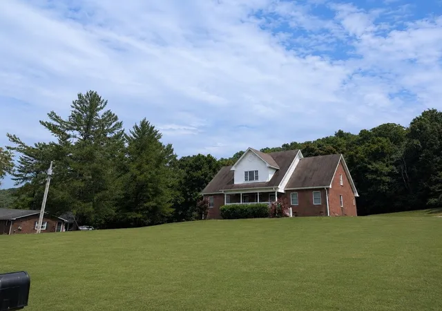 Homes for sale in Carthage, TN | 147 Hogans Creek Rd, Carthage, TN 37030 | MLS# 3268476