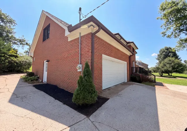 3rd image of 141 East Dr, Hendersonville, TN 37075 | MLS# 3264243