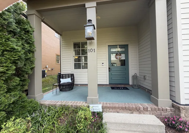 Photo 1 of Single family home for sale at 101 Cottage Ln, Franklin, TN 37064 | MLS# 3263998 | Listing updated on 2026-08-23