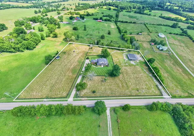 3rd image of 6738 Flat Creek Rd, College Grove, TN 37046 | MLS# 3272309