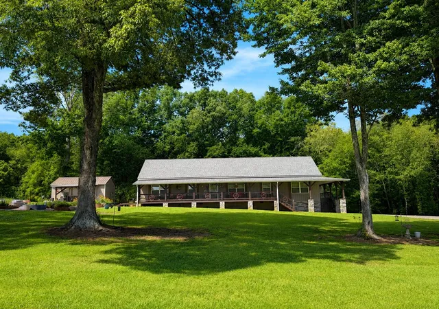 Homes for sale in Sunbright, TN | 127 Burrville Road, Sunbright, TN 37872 | MLS# 3264023