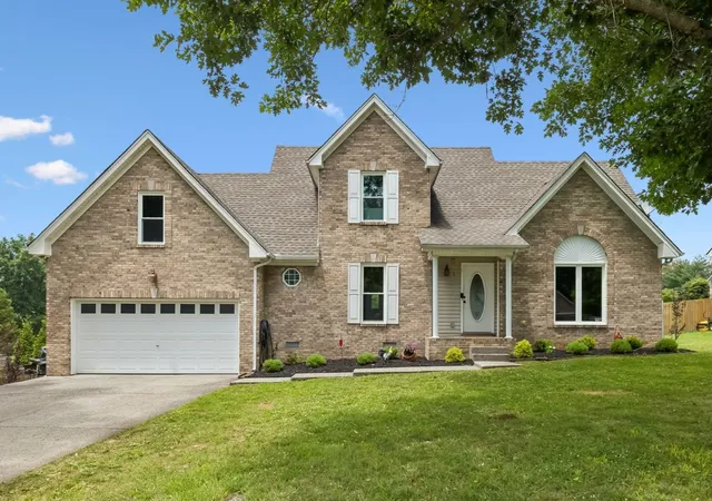 Homes for sale in Greenbrier, TN | 2055 Bon Dr, Greenbrier, TN 37073 | MLS# 3264167