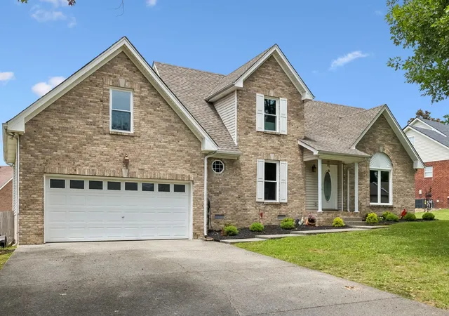Homes for sale in Greenbrier, TN | 2055 Bon Dr, Greenbrier, TN 37073 | MLS# 3264167