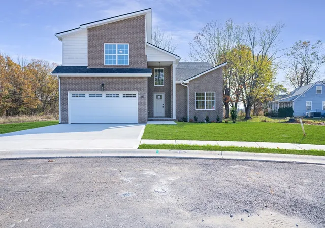 Photo 2 of Single family home for sale at 533 N Halifax Ct, Clarksville, TN 37040 | MLS# 3264038 | Listing updated on 2026-07-31