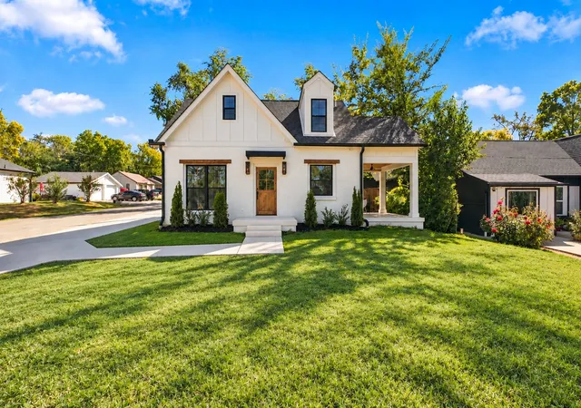 Photo 1 of Single family home for sale at 1417 Montgomery Ave, Nashville, TN 37207 | MLS# 3267433 | Listing updated on 2026-10-07