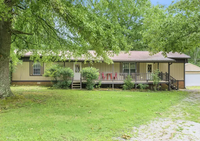 Homes for sale in Springville, TN | 225 Pineview Dr, Springville, TN 38256 | MLS# 3264067