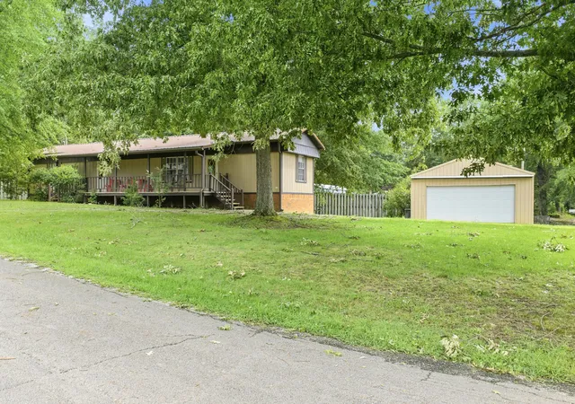 Homes for sale in Springville, TN | 225 Pineview Dr, Springville, TN 38256 | MLS# 3264067