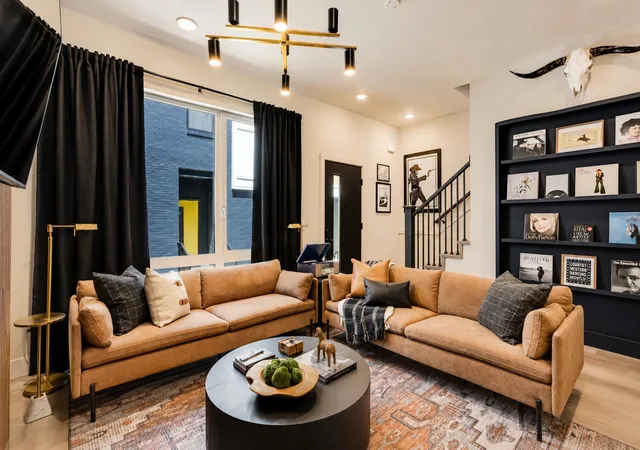 Photo 3 of Townhouse for sale at 409 W Trinity Ln, Nashville, TN 37207 | MLS# 3276752 | Listing updated on 2026-09-14