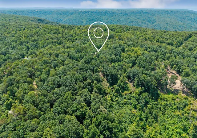Homes for sale in Sparta, TN | 203 Crestview Ln, Sparta, TN 38583 | MLS# 3264244