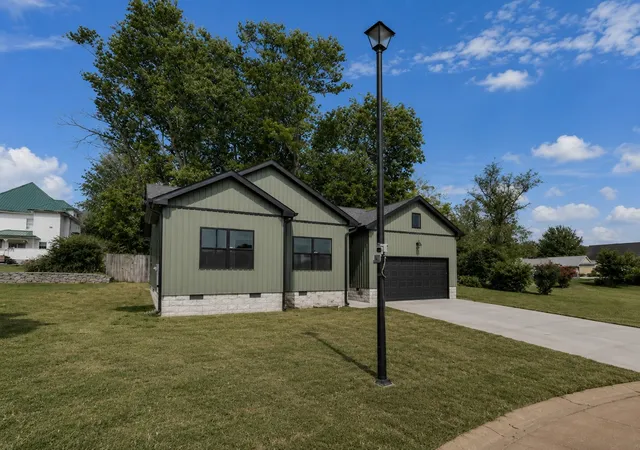 Homes for sale in Trenton, KY | 112 Bee Line Way, Trenton, KY 42286 | MLS# 3270108