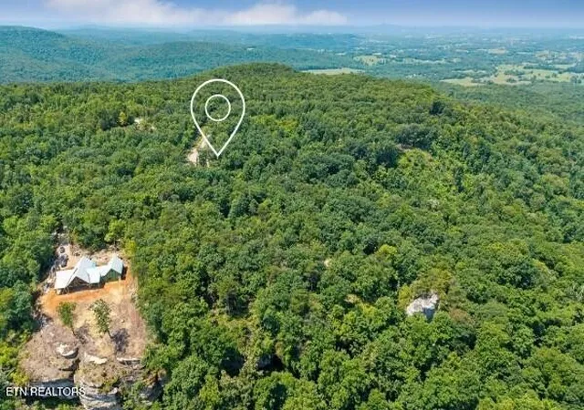 Homes for sale in Sparta, TN | 203 Crestview Lane, Sparta, TN 38583 | MLS# 3264254