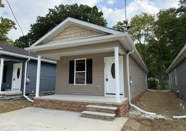1st image of 321 S Gentry St, Tullahoma, TN 37388 | MLS# 3267413